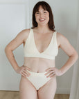 CREAM PLUNGE BRA MEDIUM SIZE SET