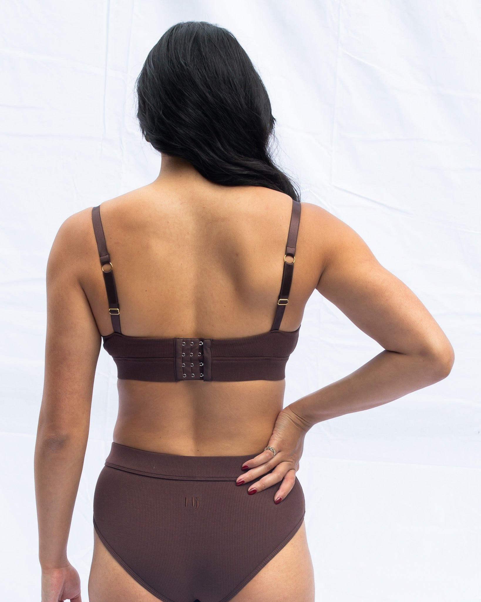 Beautiful Crossover bra Coffee set and Everyday Brief