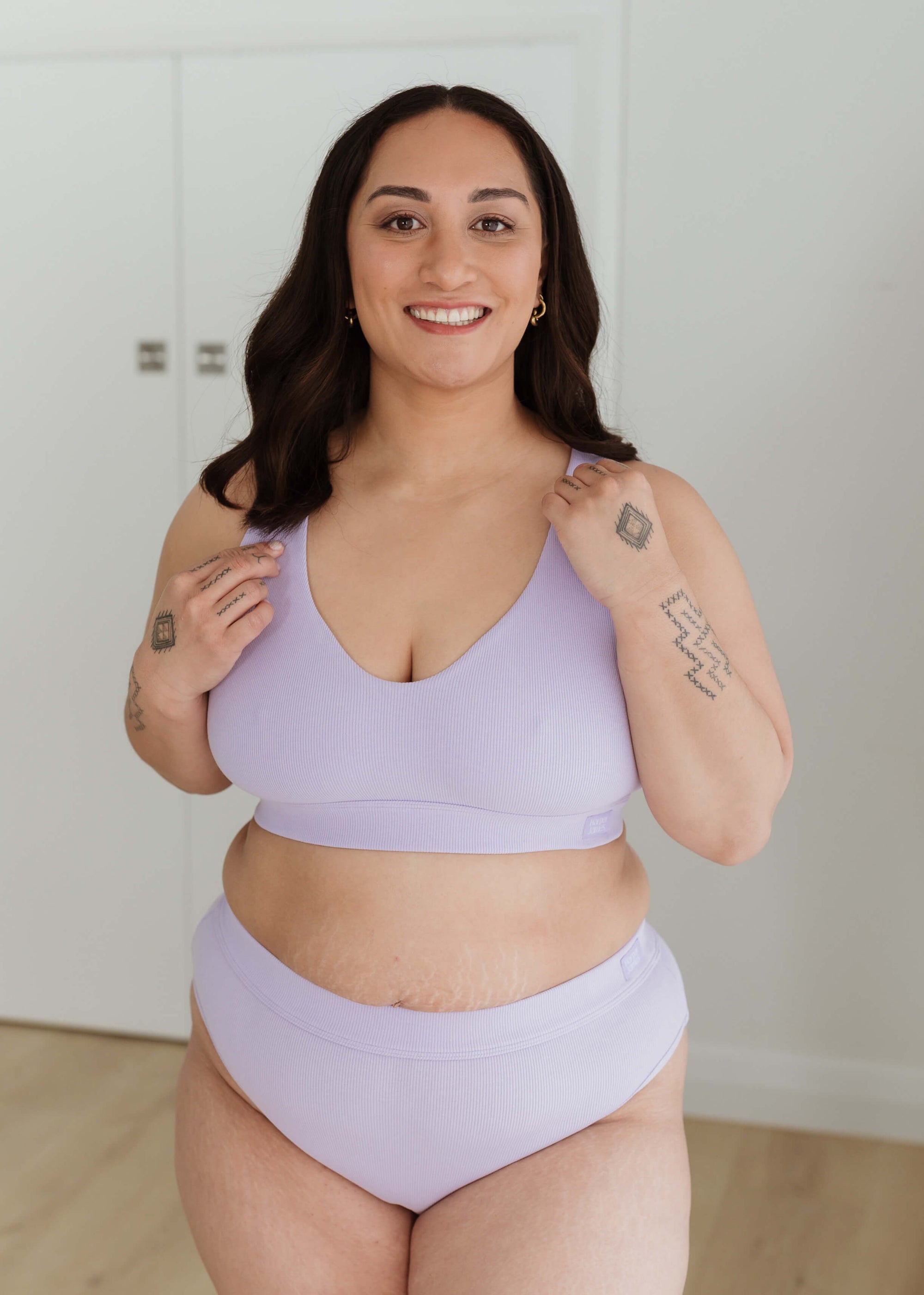LILAC IN COLOUR OUR BRA SET WITH BRIEFS BY MODEL